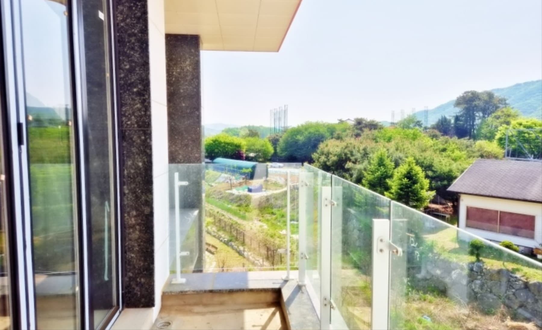 Gogi Lake Space 3층 외부 조망 공간